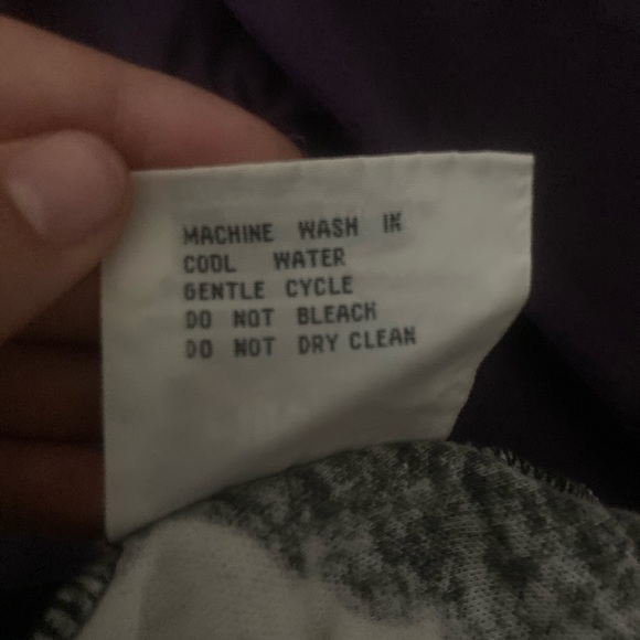 Vintage V neck black and white striped top - Picture 6 of 6